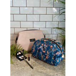 Stor Toilettaske, blomstret med flser, Luna