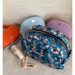 Stor Toilettaske, blomstret med flser, Luna