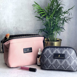 Toilettaske, Mia, Lyser�d nylon