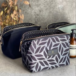 Kosmetiktaske, Mia, kraftig nylon med print